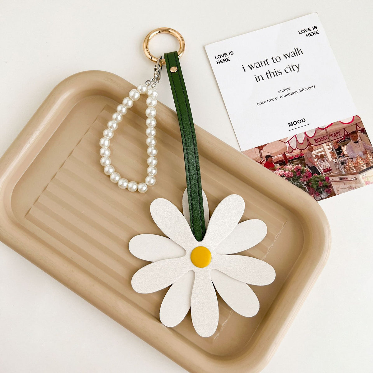 Daisy Pearl-Loop Bag Charm - White