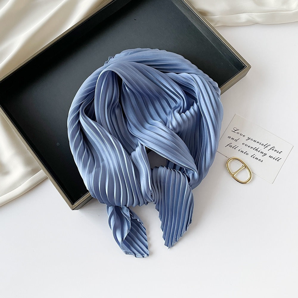Pleated Square Scarf 70 - Light blue
